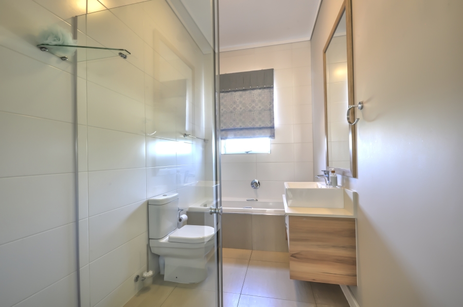 4 Bedroom Property for Sale in Earls Court Lifestyle Estate Western Cape